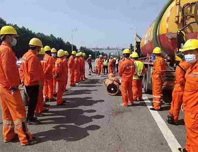 紫外線光固化管道修復原理 紫外光固化管道非開挖修復價格 地下管道紫外光固化修復 紫外線光固化軟管 紫外線光固化修復技術 光固化管道修復注意事項