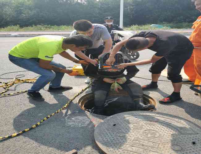 蛙人水下封堵 蛙人水下潛航器 蛙人潛水服設備多少錢1套 蛙人潛水最深多少米 蛙人水下封堵 蛙人水下潛航器 蛙人潛水服設備多少錢1套 蛙人潛水最深多少米